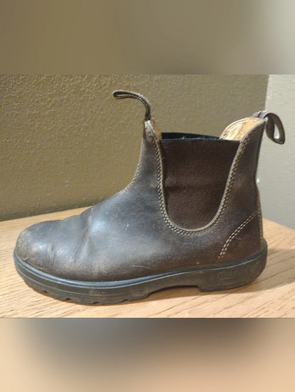 BLUNDSTONE Size USW 7.5 AU 4.5 Rustic (Paint). Chelsea Brown Boots